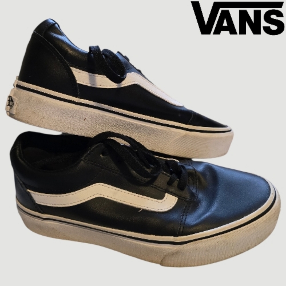 VANS Old Skool Leather Sneakers - Classic Black & White- Women's 8